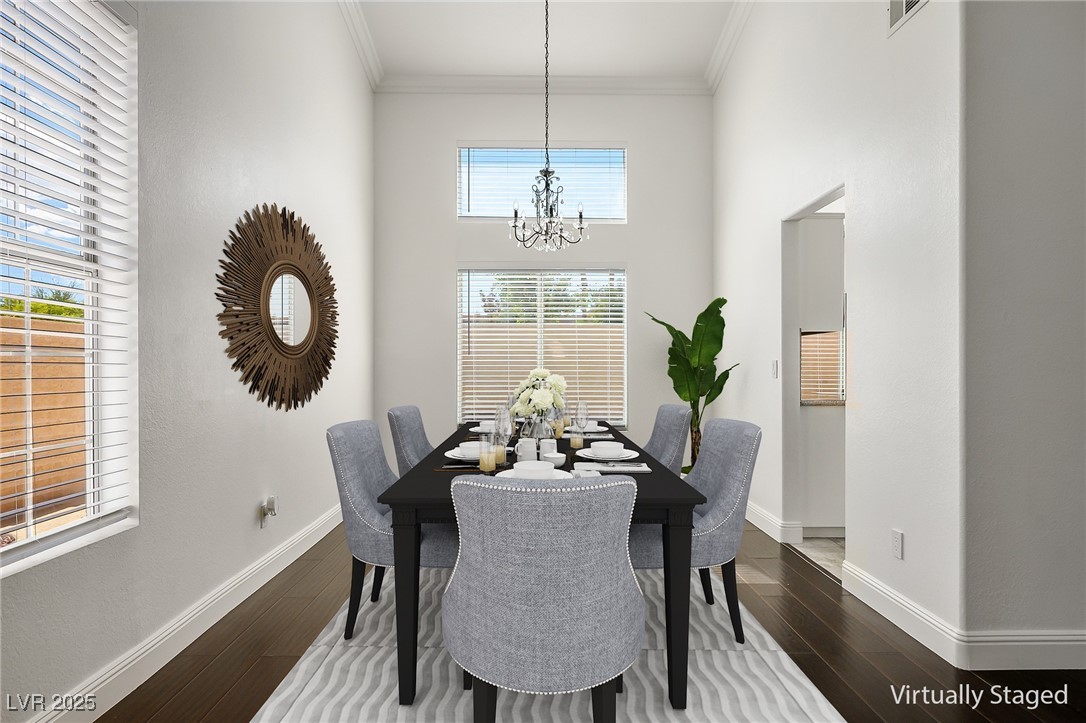 2439 Avenida Flores