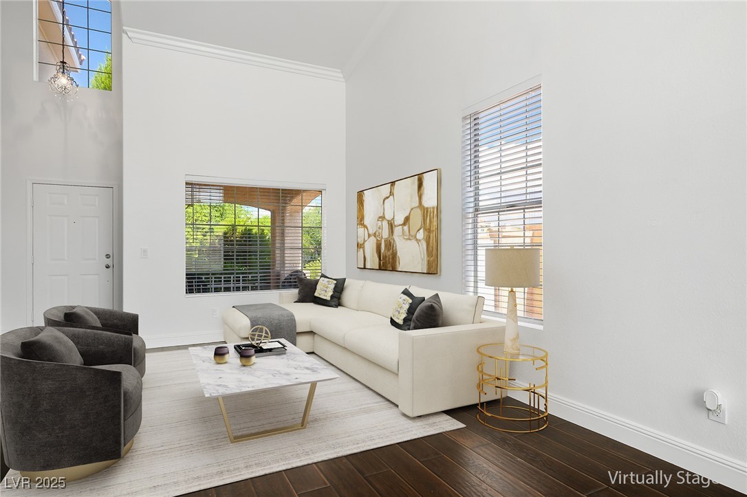 2439 Avenida Flores