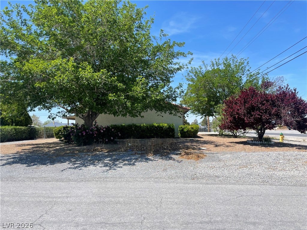 881 E Calvada Boulevard