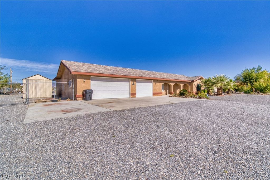 Photo of 4900 E Cheyenne Way, Pahrump, NV 89061 (MLS # 2776810)