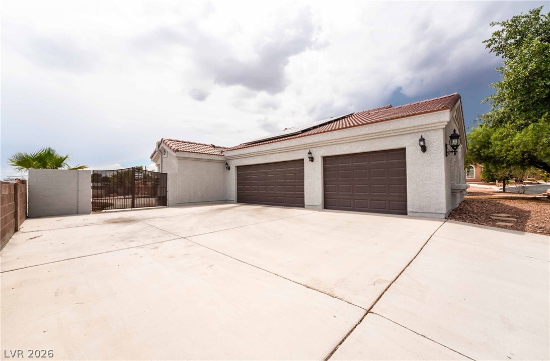 6315 N Grand Canyon Drive