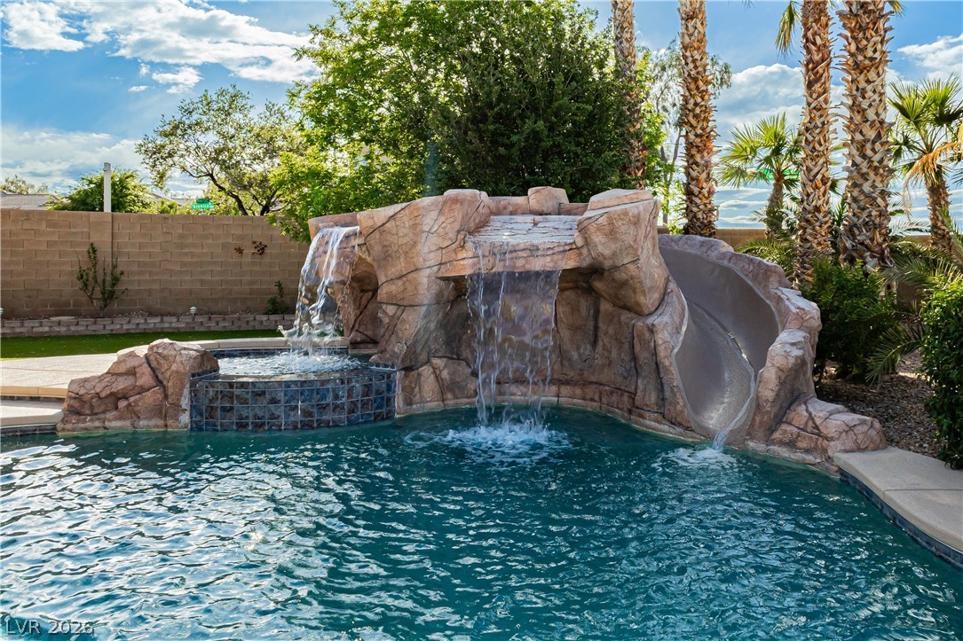 8932 Mannix Court