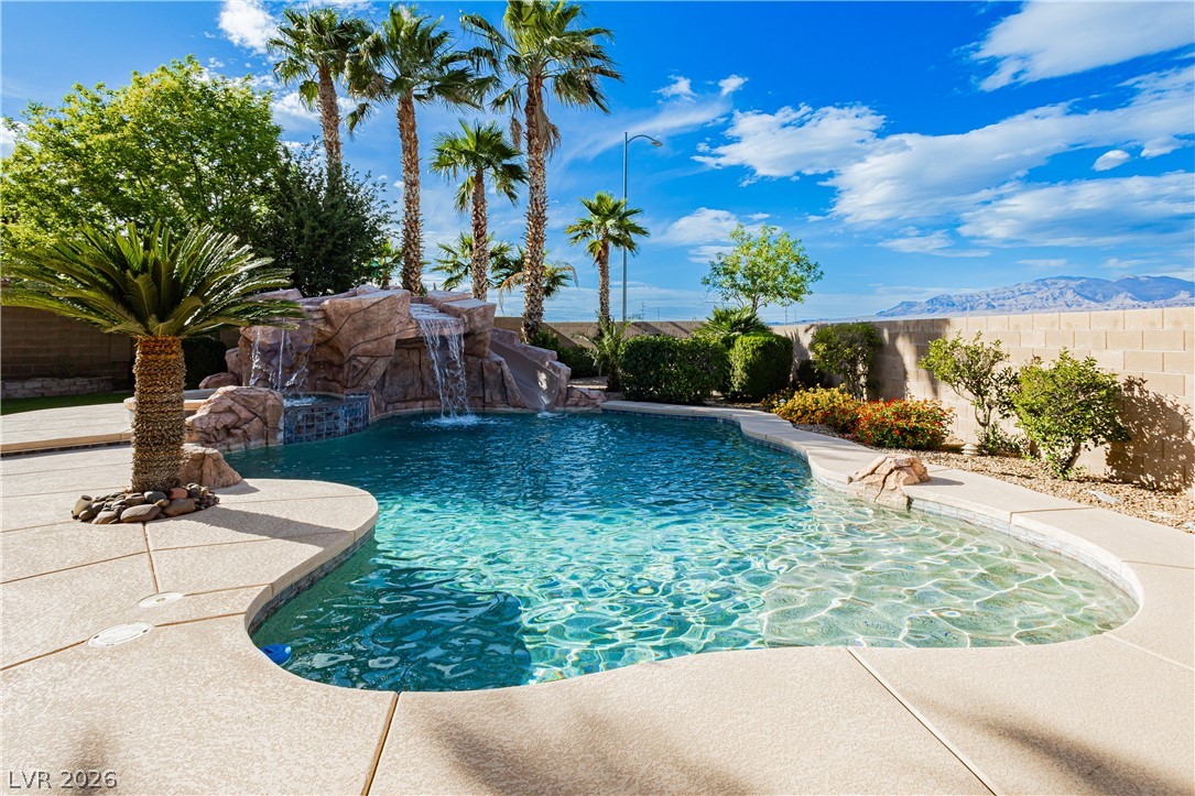 8932 Mannix Court