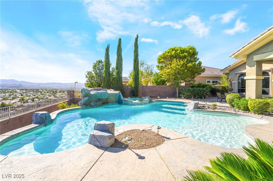 2266 Driftwood Tide Avenue