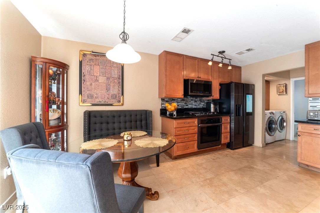 Las Vegas, Nevada 89108, United States, 2 Bedrooms Bedrooms, ,2 BathroomsBathrooms,Residential,Active,179414