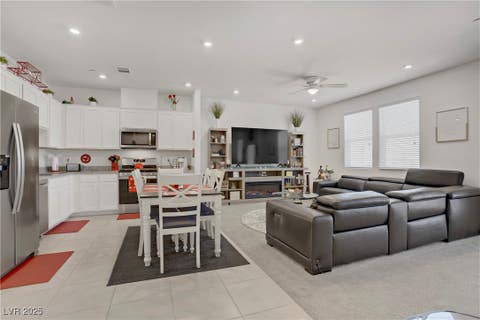 Townhouse For Sale - 664 Foam Flower Lane<br/> Clark County, Henderson, NV 89015