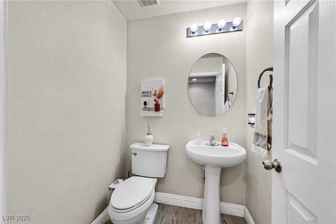Las Vegas, Nevada 89183, United States, 2 Bedrooms Bedrooms, ,3 BathroomsBathrooms,Residential,Active,170115