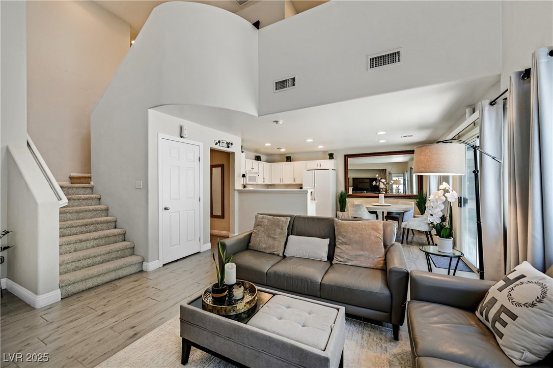 Las Vegas, Nevada 89183, United States, 2 Bedrooms Bedrooms, ,3 BathroomsBathrooms,Residential,Active,170115