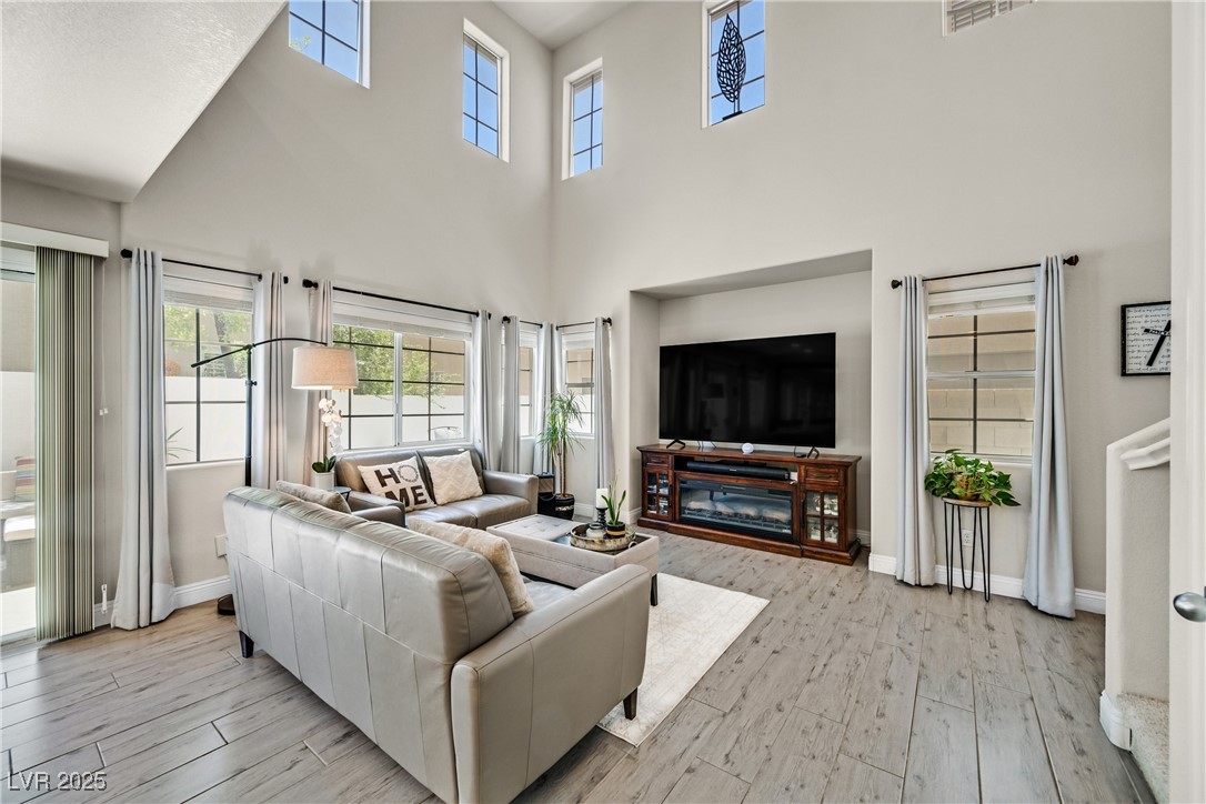 Las Vegas, Nevada 89183, United States, 2 Bedrooms Bedrooms, ,3 BathroomsBathrooms,Residential,Active,170115