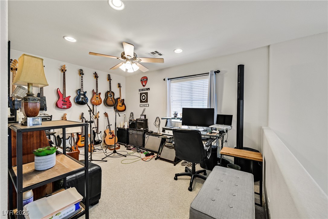 Las Vegas, Nevada 89183, United States, 2 Bedrooms Bedrooms, ,3 BathroomsBathrooms,Residential,Active,170115