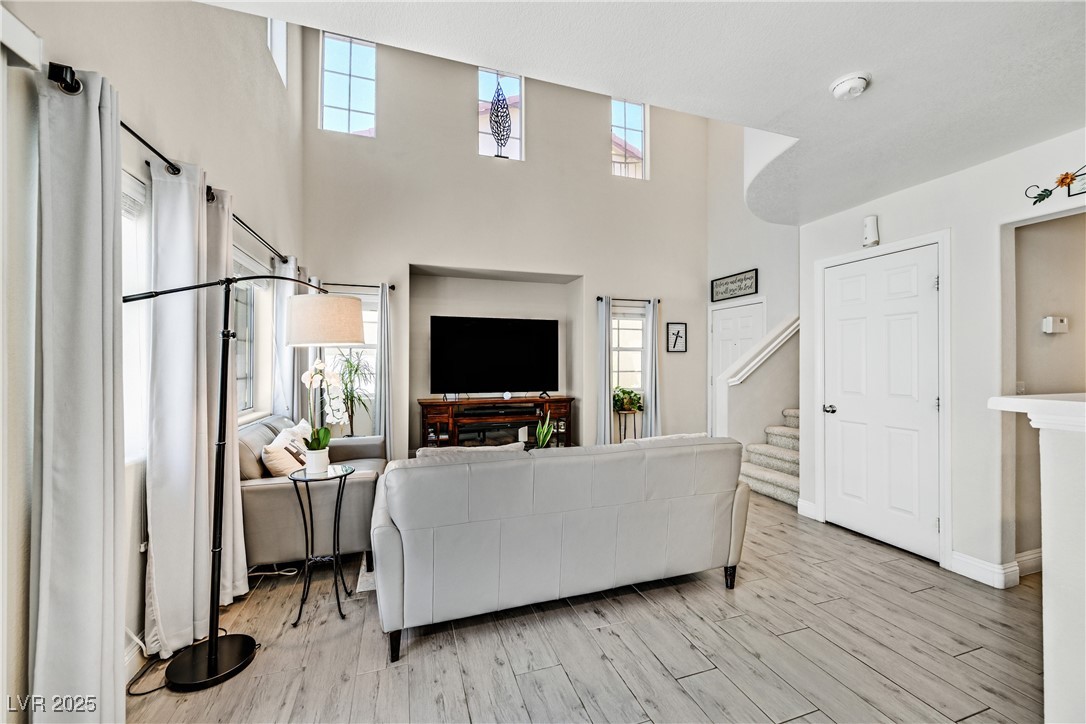 Las Vegas, Nevada 89183, United States, 2 Bedrooms Bedrooms, ,3 BathroomsBathrooms,Residential,Active,170115