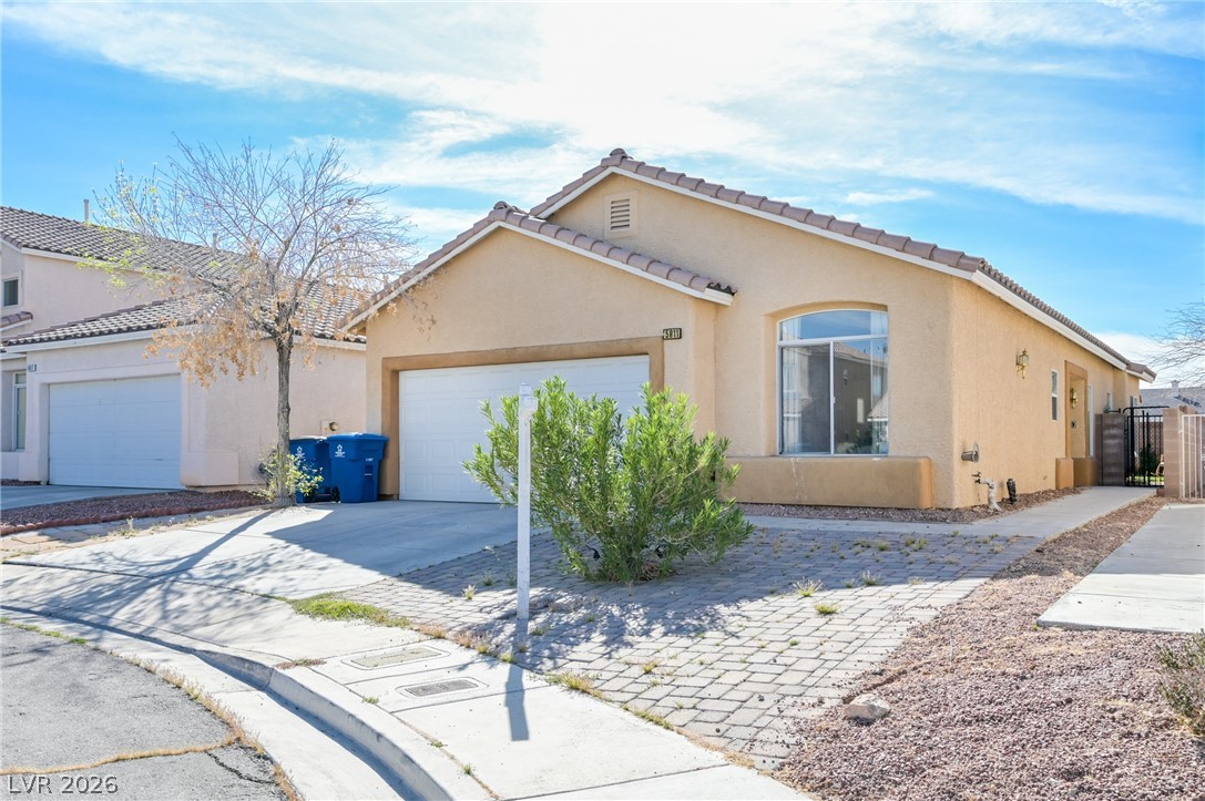 5811 Golden Wing Street