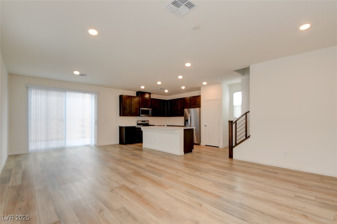 8909 Cherry Barn Street
