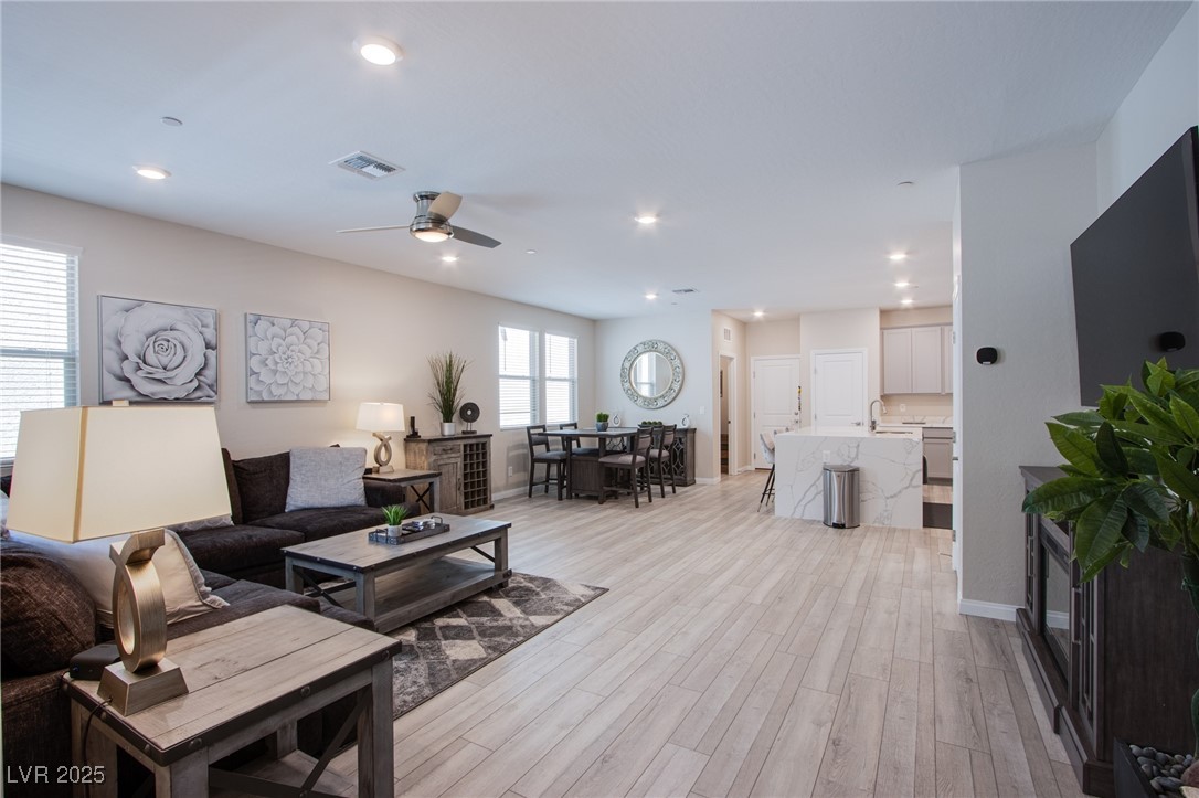 Properties 4 519 Sonoma Range Street