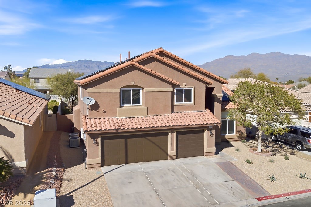 8640 Vivid Violet Avenue