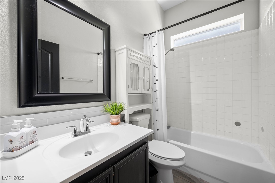 Las Vegas, Nevada 89183, United States, 4 Bedrooms Bedrooms, ,3 BathroomsBathrooms,Residential,Active,117535