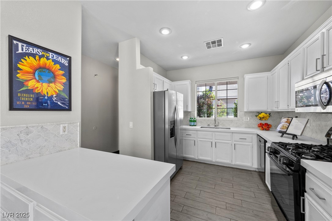 Las Vegas, Nevada 89183, United States, 4 Bedrooms Bedrooms, ,3 BathroomsBathrooms,Residential,Active,117535