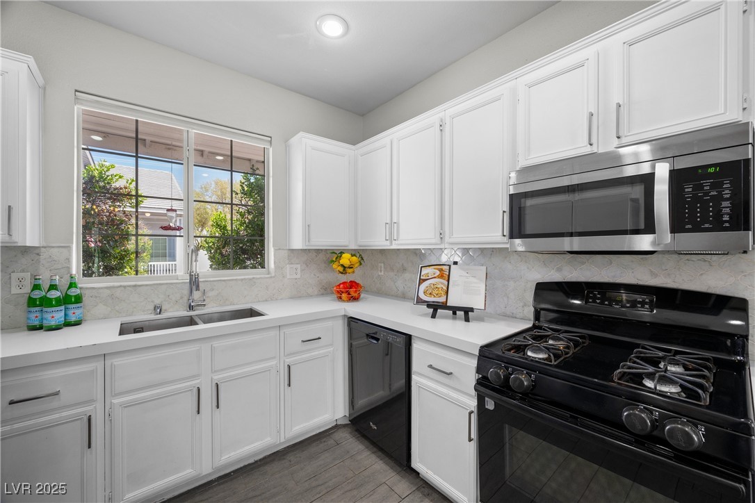 Las Vegas, Nevada 89183, United States, 4 Bedrooms Bedrooms, ,3 BathroomsBathrooms,Residential,Active,117535