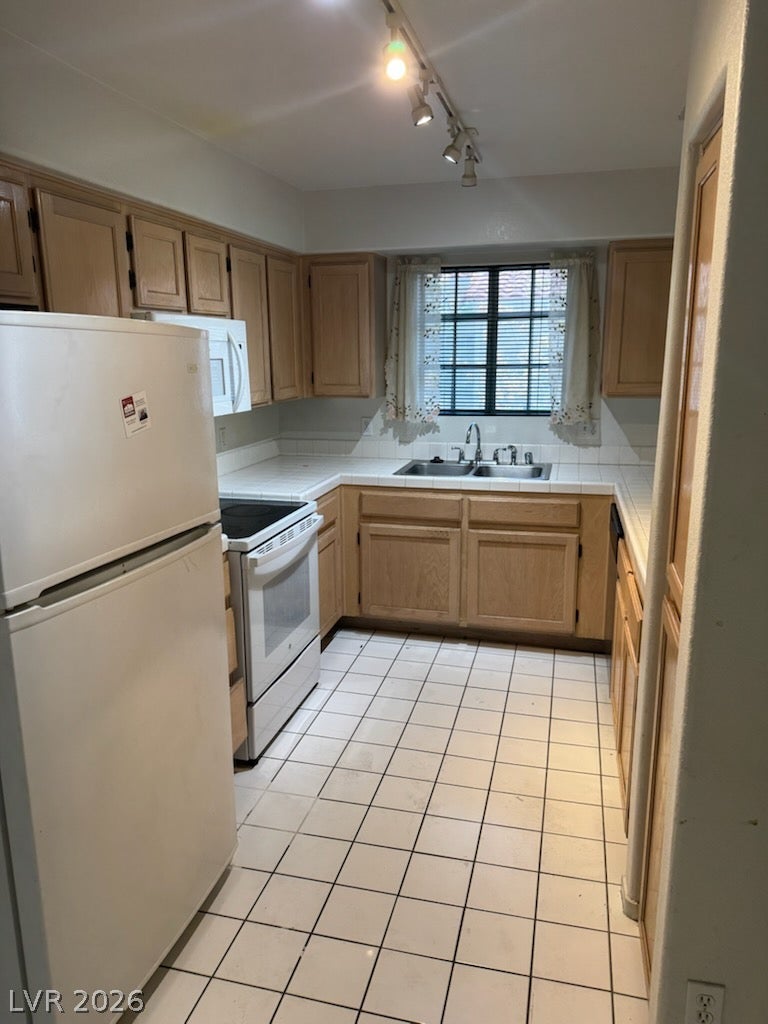 2725 S Nellis Boulevard 2047