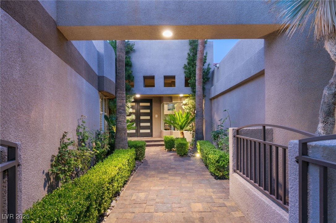 9113 Golden Eagle Drive