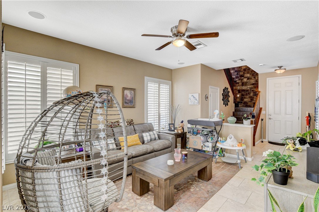 8231 Golden Flowers Street