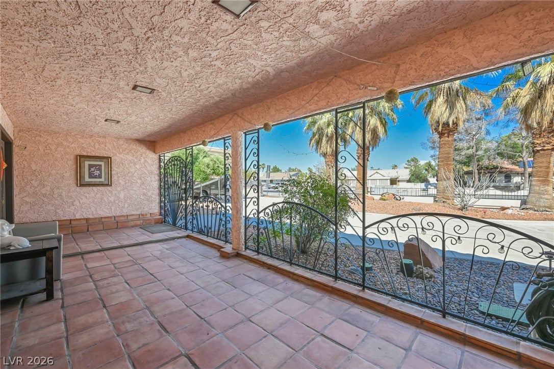 2935 S Torrey Pines Drive