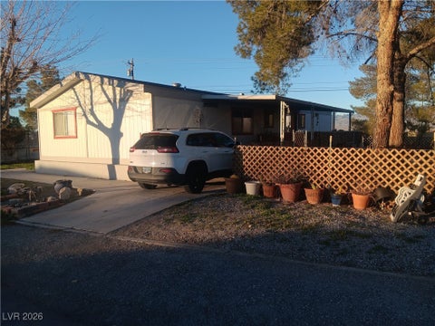 Homes For Sale - 180 W Comstock Circle<br/> Nye County, Pahrump, NV 89048