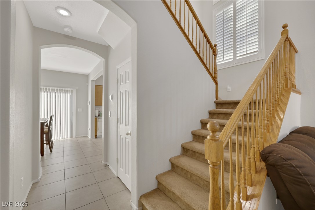 8697 Ancient Creek Avenue