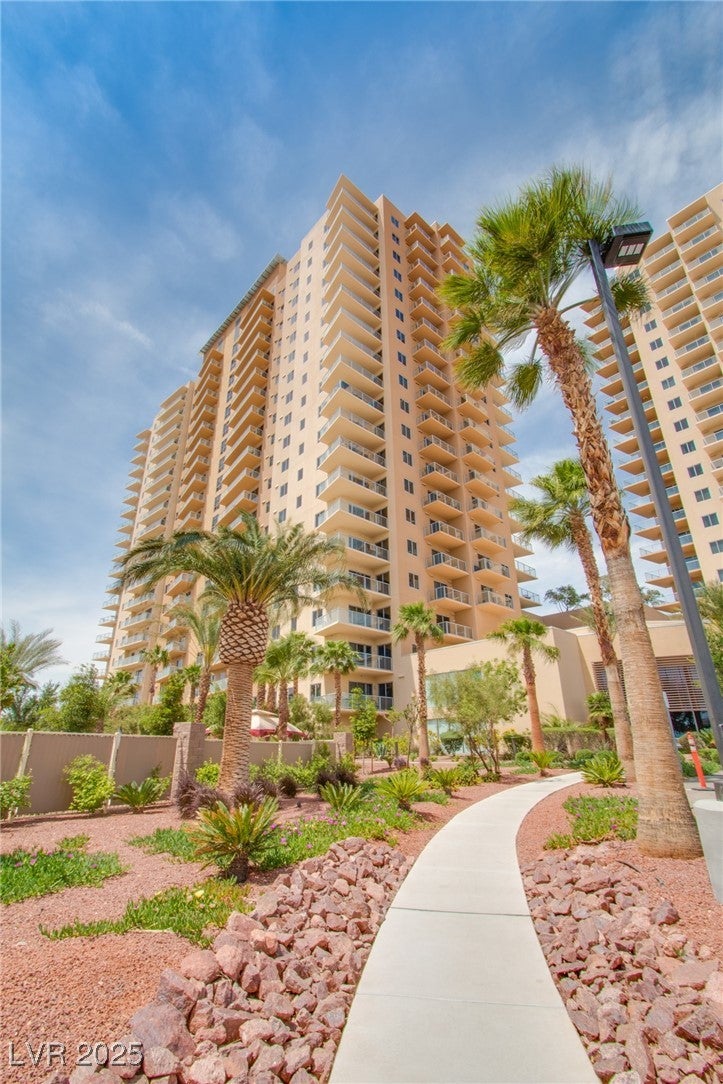 8255 Las Vegas Boulevard 1702