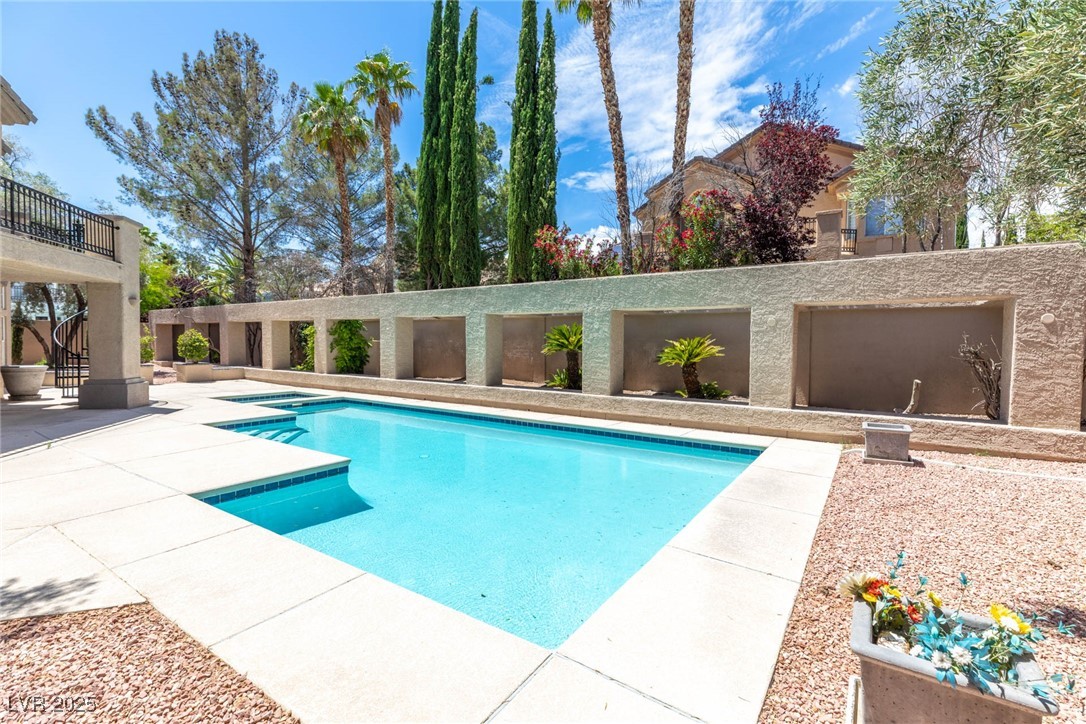 8800 Cortile Drive