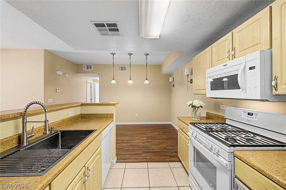 8250 N Grand Canyon Drive 2179