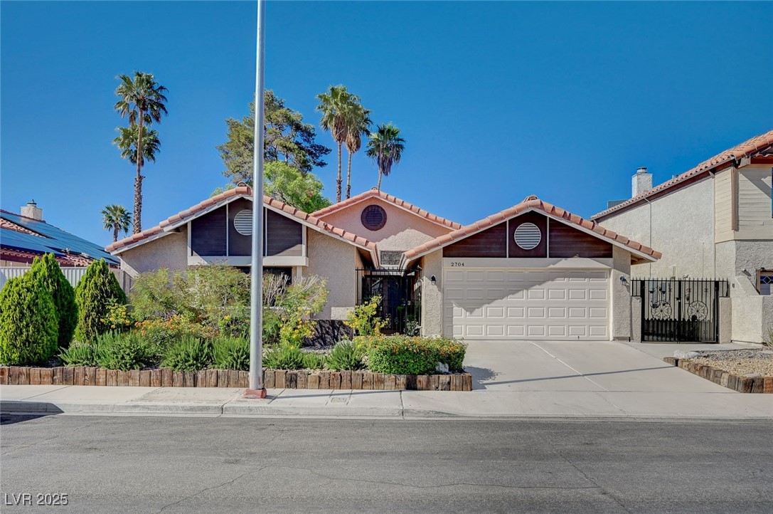 2704 Miraflores Avenue