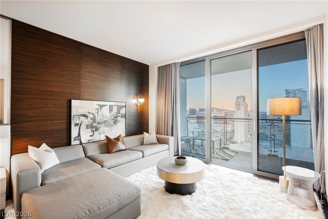 4381 W Flamingo Road 28316