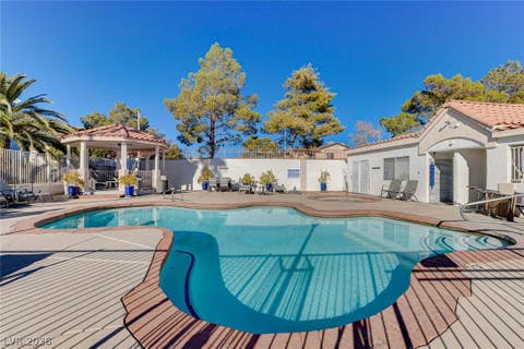 Townhouse For Rent - 4040 Castle Cove Drive #4040<br/> Clark County, Las Vegas, NV 89108