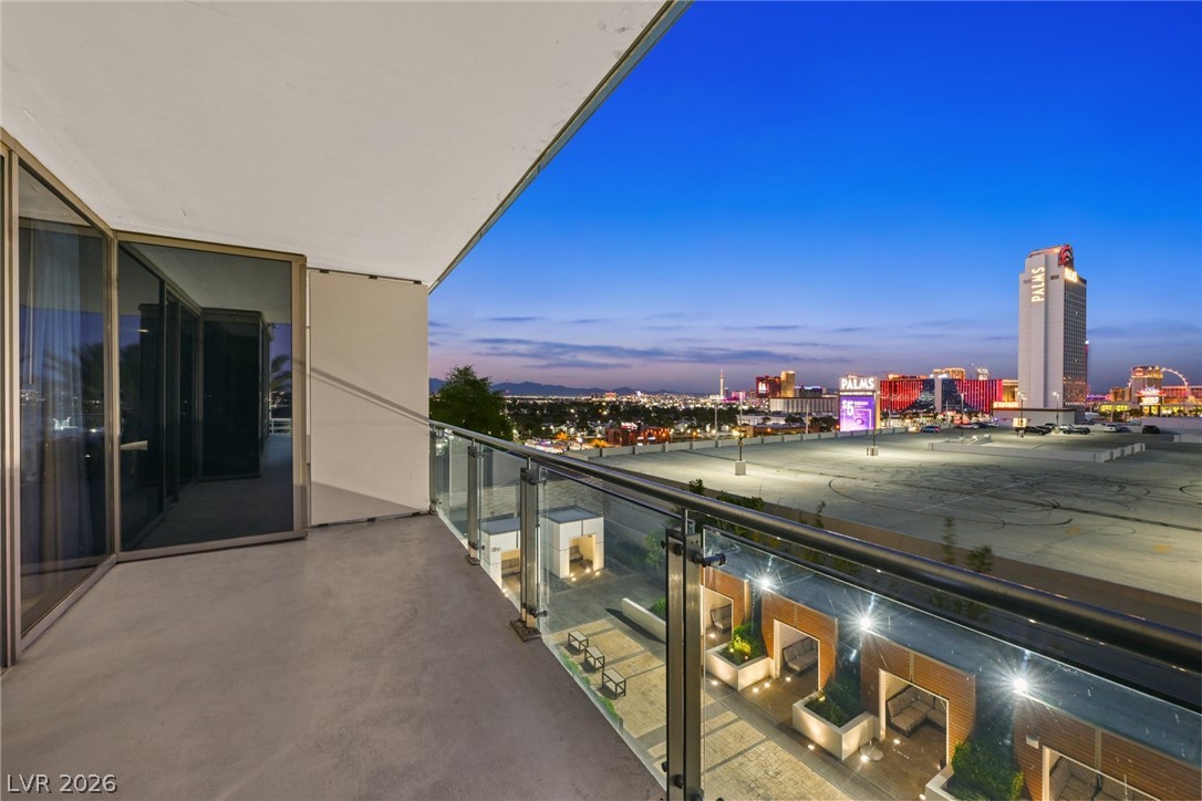 4381 W Flamingo Road 822