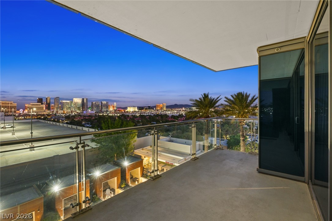 4381 W Flamingo Road 822