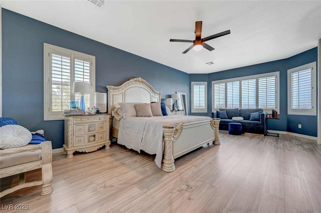 1494 Neyland Drive, Henderson, Nevada image 32
