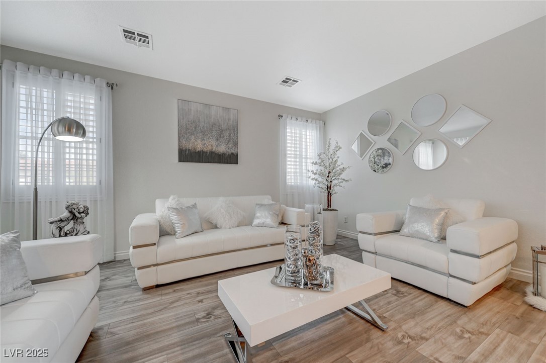 1494 Neyland Drive, Henderson, Nevada image 7