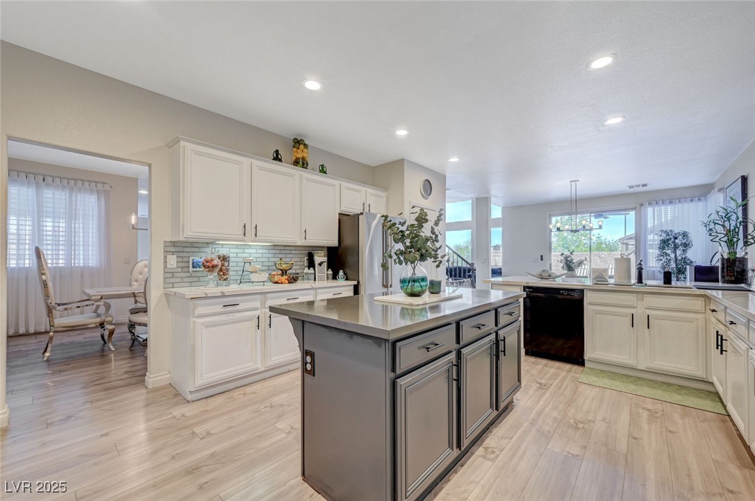1494 Neyland Drive, Henderson, Nevada image 25