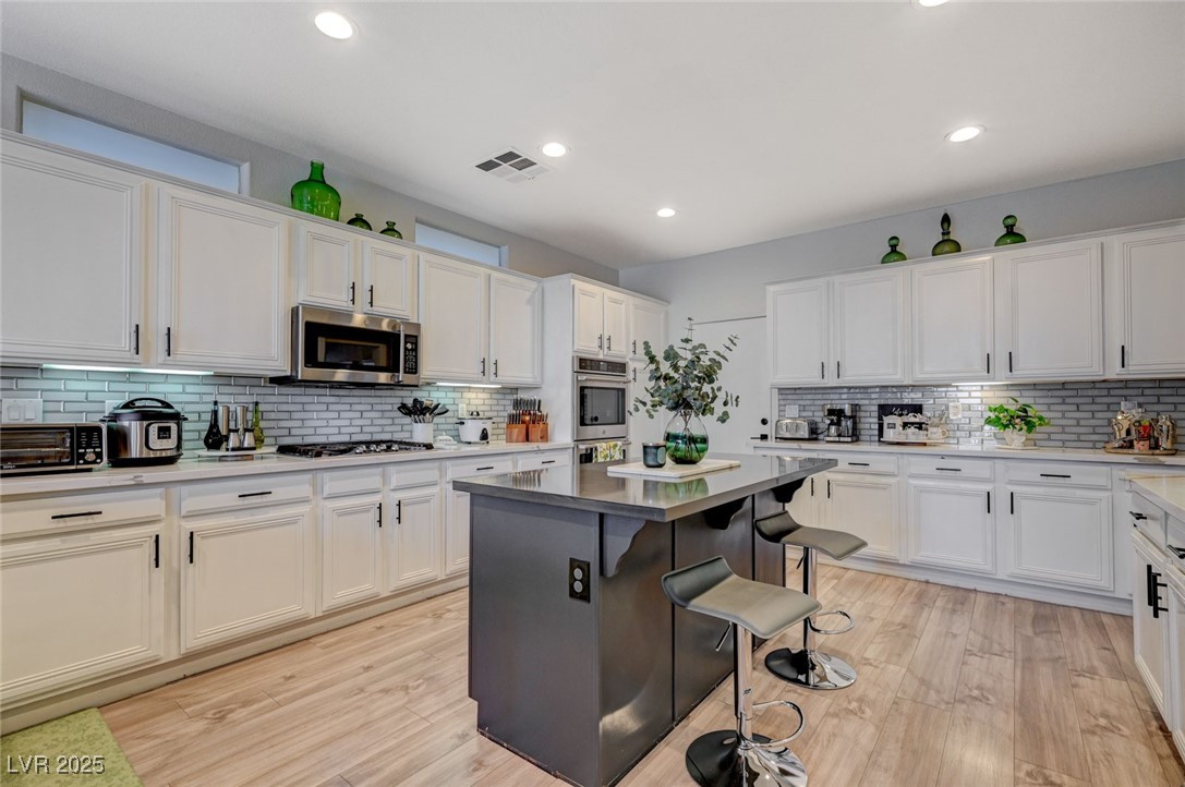 1494 Neyland Drive, Henderson, Nevada image 22