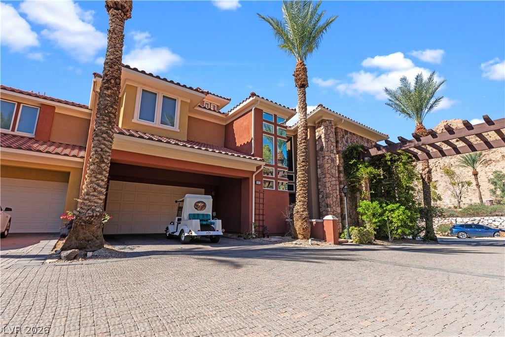Photo of 18 Cerchio Alto, Henderson, NV 89011 (MLS # 2828809)