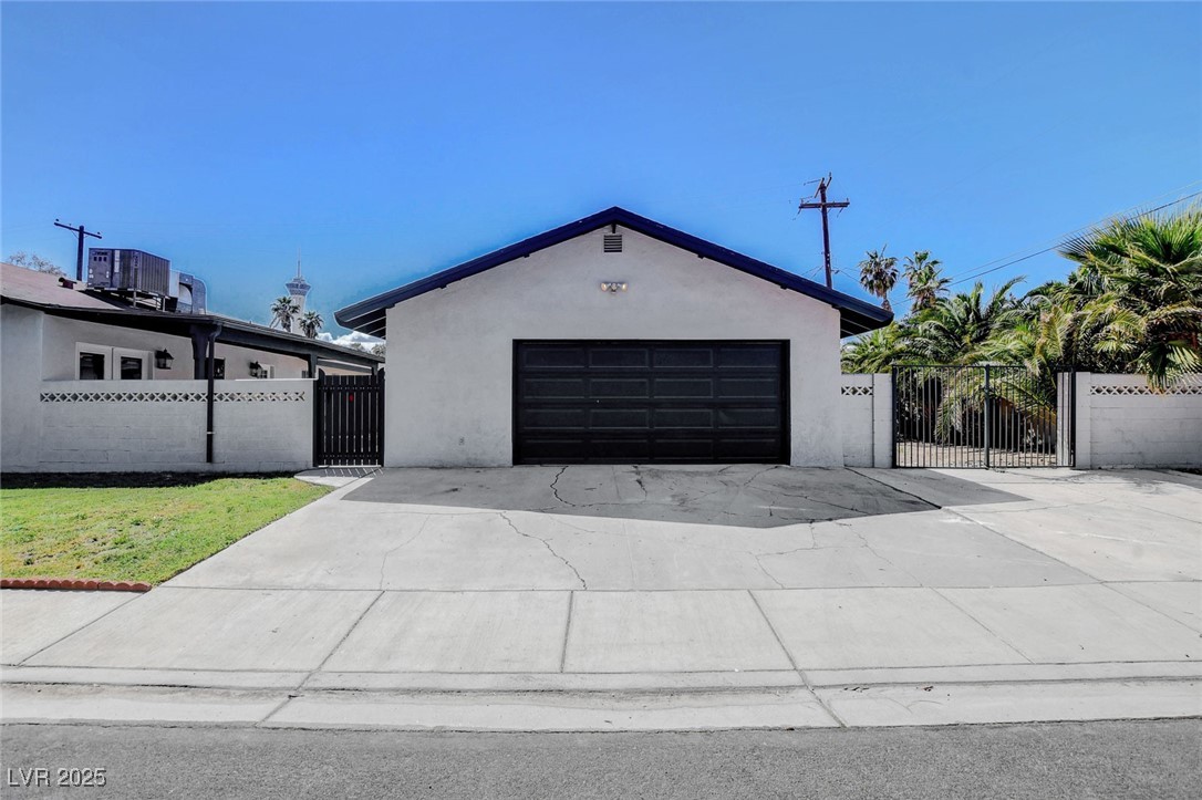 819 Bracken Avenue