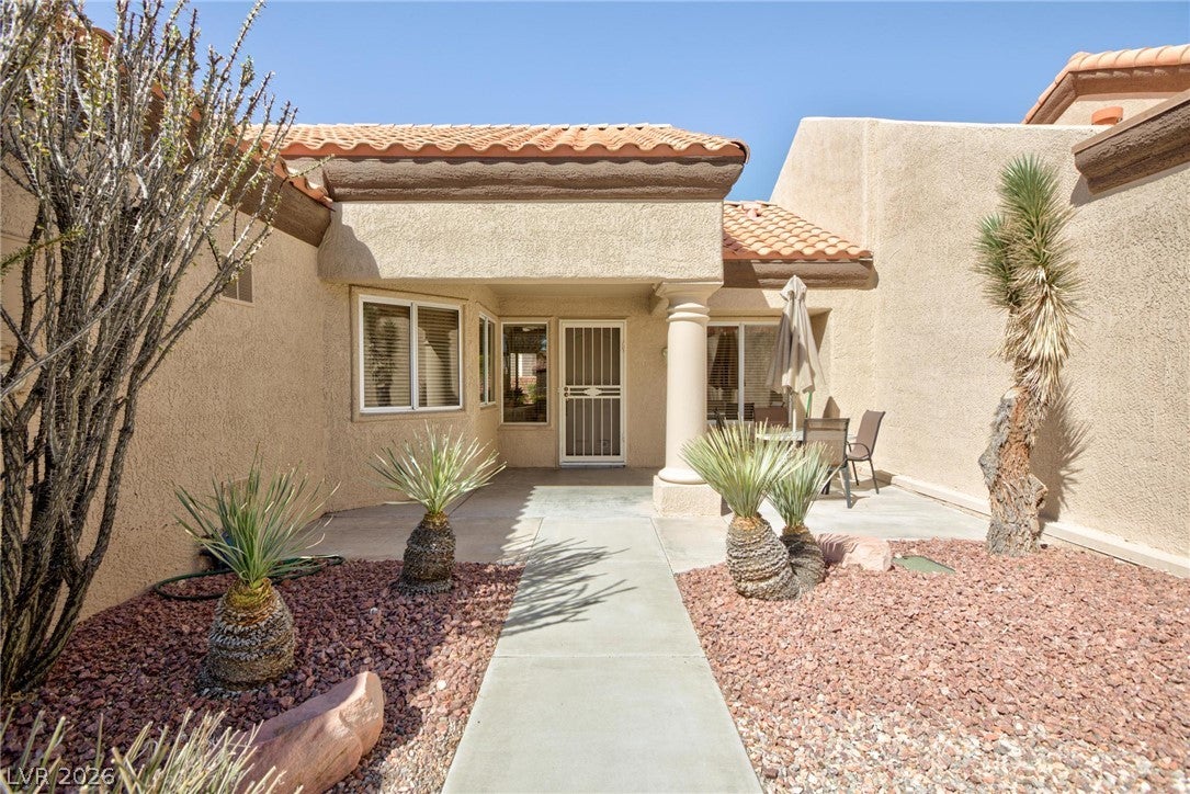 2401 E Dove Valley Court