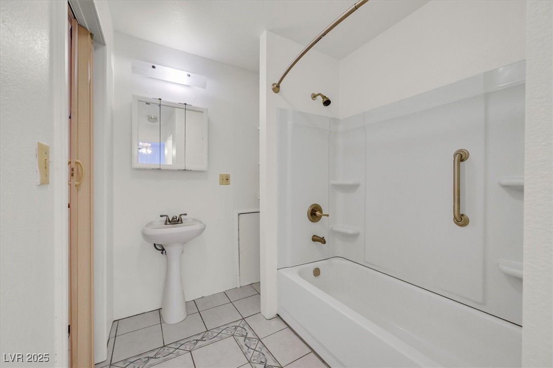 Henderson, Nevada 89015, United States, 3 Bedrooms Bedrooms, ,2 BathroomsBathrooms,Residential,Active,91103