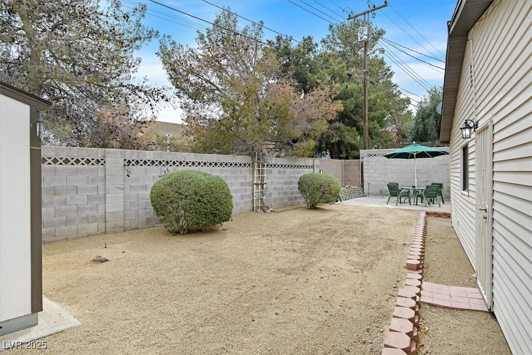 Henderson, Nevada 89015, United States, 3 Bedrooms Bedrooms, ,2 BathroomsBathrooms,Residential,Active,91103