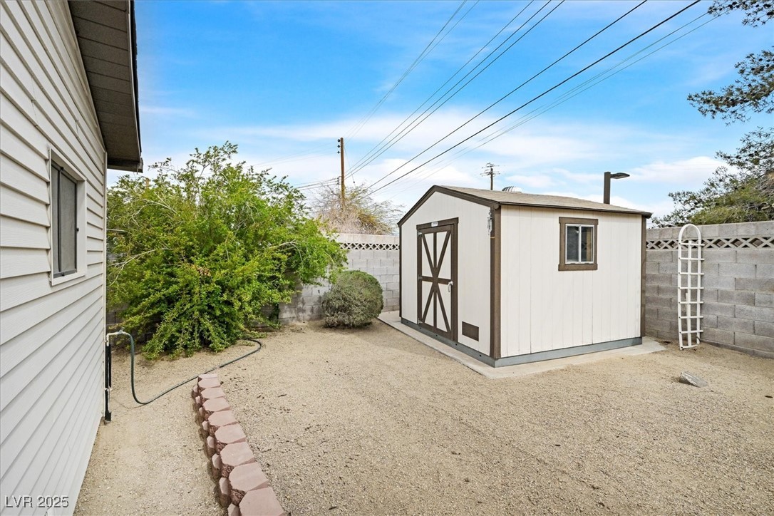 Henderson, Nevada 89015, United States, 3 Bedrooms Bedrooms, ,2 BathroomsBathrooms,Residential,Active,91103