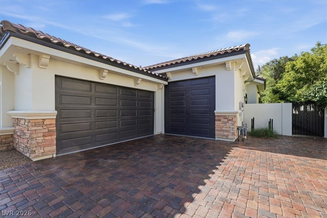 2257 Coral Ridge Avenue