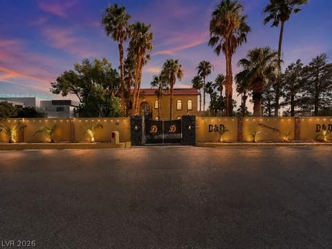 Homes For Sale - 6425 Darby Avenue<br/> Las Vegas, NV 89146