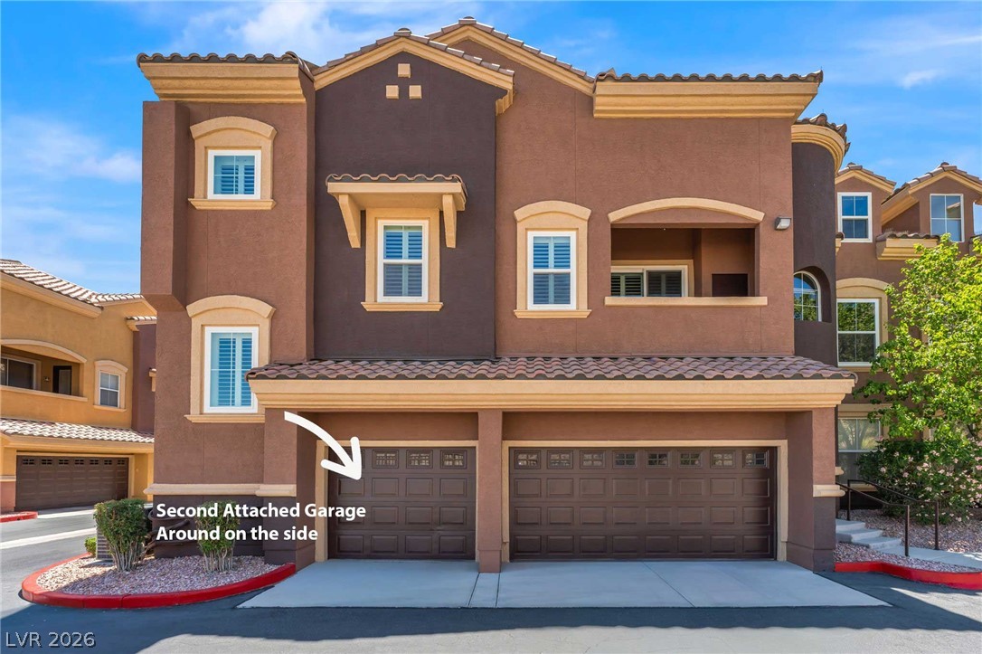 3975 N Hualapai Way 215