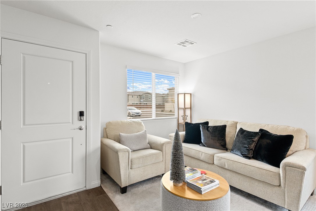 2830 Champagne Gold Avenue